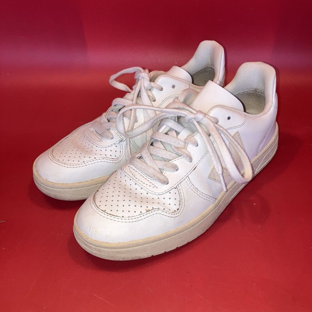 Veja V10 Women’s Size 7 White Leather Sneakers Shoes